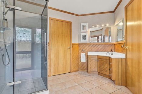 Photo of property in 12 Clare Street, Cambridge, 3434