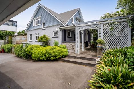 Photo of property in 34 Robe Street, New Plymouth, 4310