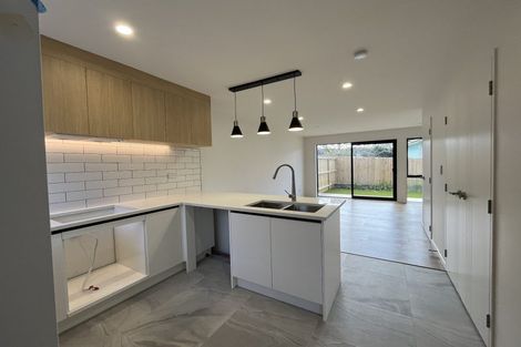 Photo of property in 4/31 Reid Road, New Lynn, Auckland, 0600