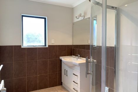 Photo of property in 8 Kayle Glen, West Harbour, Auckland, 0618