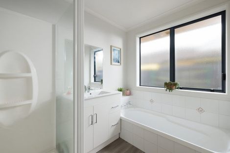 Photo of property in 64 Oriental Parade, Papamoa Beach, Papamoa, 3118