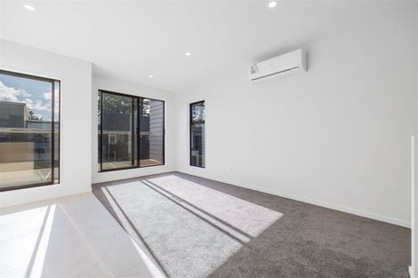 Photo of property in 15 Korokio Lane, Henderson, Auckland, 0612