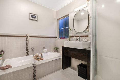 Photo of property in 57a Ribbonwood Crescent, Goodwood Heights, Auckland, 2105