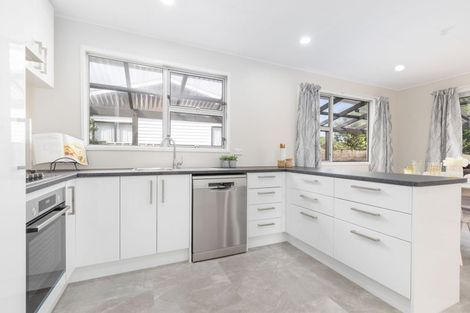 Photo of property in 12 Hollis Road, Paraparaumu Beach, Paraparaumu, 5032