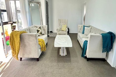 Photo of property in 2 Edmund Hillary Avenue, Papakura, 2110