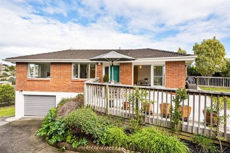 Photo of property in 41 Woodstock Road, Forrest Hill, Auckland, 0620