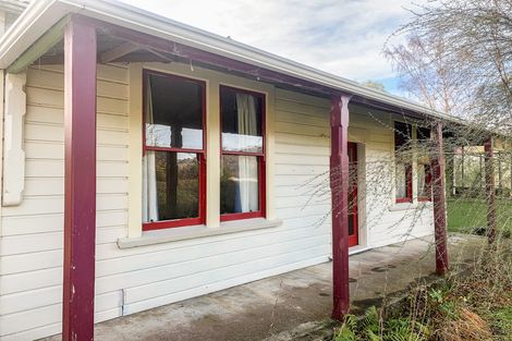 Photo of property in 16 Wellington Street, Enfield, Oamaru, 9491