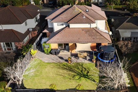 Photo of property in 4 Bridgefield Crescent, Flat Bush, Auckland, 2016