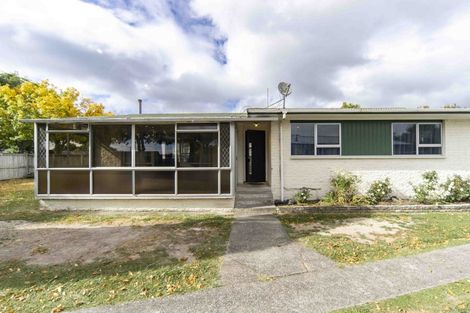 Photo of property in 81 Oakfield Crescent, Pukete, Hamilton, 3200