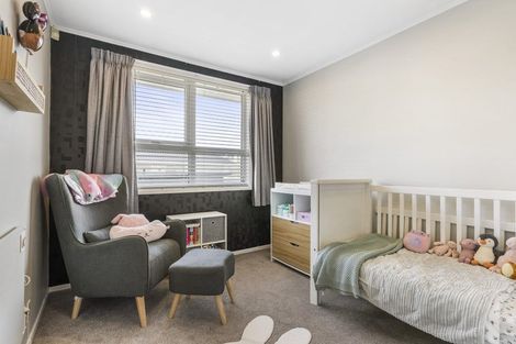 Photo of property in 1/51 Larne Avenue, Pakuranga Heights, Auckland, 2010