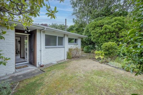Photo of property in 22 Karu Crescent, Waikanae, 5036