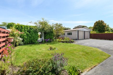 Photo of property in 32 Cedar Crescent, Feilding, 4702