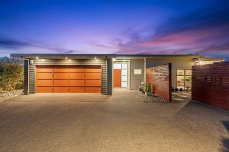 Photo of property in 12 Millennium Hill, Paraparaumu, 5032