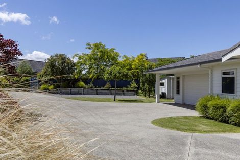 Photo of property in 5 Pukenamu Road, Rainbow Point, Taupo, 3330