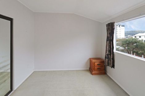 Photo of property in 52 Roxburgh Street, Mount Victoria, Wellington, 6011