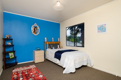Photo of property in 46 Zefiro Drive, Massey, Auckland, 0614