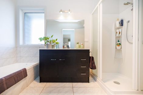 Photo of property in 18b Galea Grove, Kelvin Grove, Palmerston North, 4414