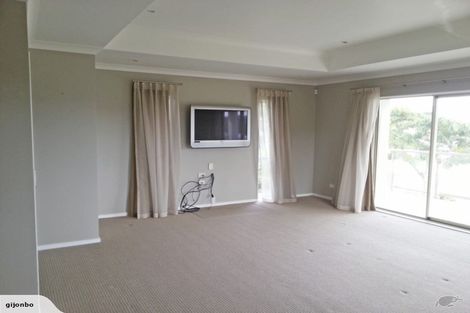 Photo of property in 57 Kittiwake Drive, Schnapper Rock, Auckland, 0632