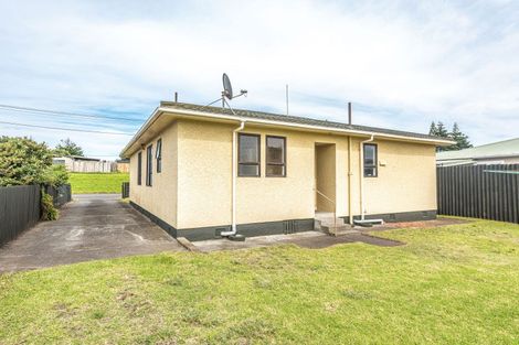 Photo of property in 2 Arawa Place, Castlecliff, Whanganui, 4501