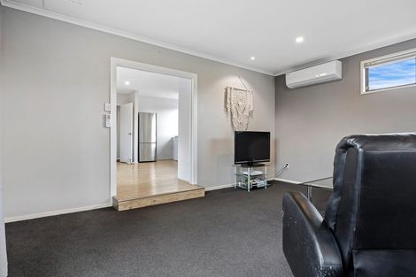 Photo of property in 97 Winters Road, Redwood, Christchurch, 8051