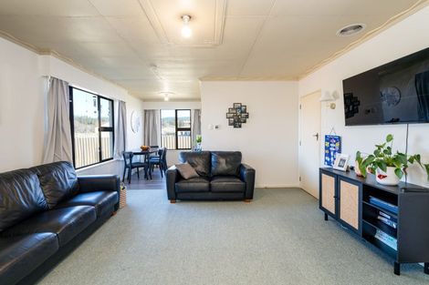 Photo of property in 9 Russell Esplanade, Otautau, 9610