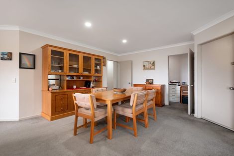 Photo of property in 2 Dowman Place, Te Puke, 3119
