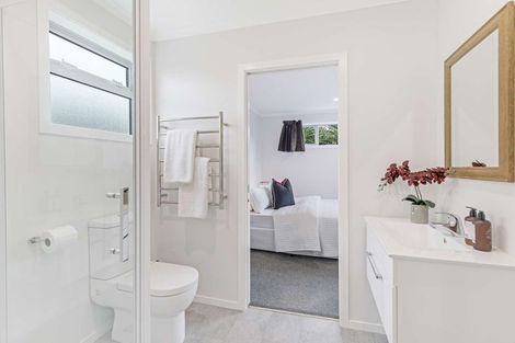Photo of property in 24 Rangitira Avenue, Palmerston North, 4414