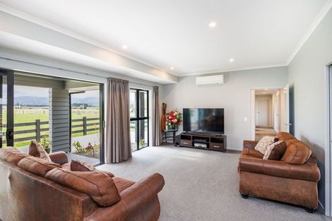 Photo of property in 21 Meavy Lane, Ashhurst, Palmerston North, 4470