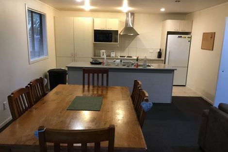 Photo of property in 8c Schnapper Rock Road, Schnapper Rock, Auckland, 0632