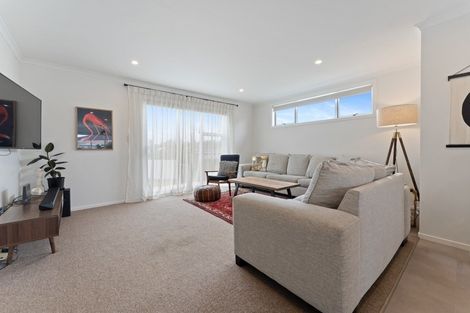 Photo of property in 51b Omata Road, Marfell, New Plymouth, 4310