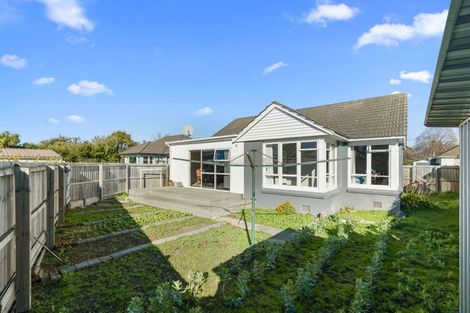 Photo of property in 14 Earnslaw Crescent, Bryndwr, Christchurch, 8053