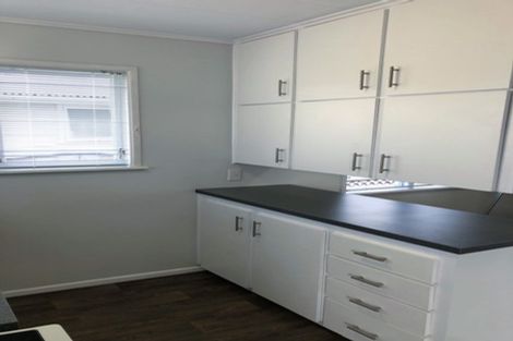 Photo of property in 22 Gossamer Drive, Pakuranga Heights, Auckland, 2010