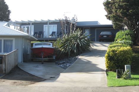 Photo of property in 11 Allen Road, Raumati Beach, Paraparaumu, 5032