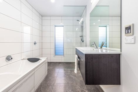 Photo of property in 20b Wharemauku Road, Raumati Beach, Paraparaumu, 5032