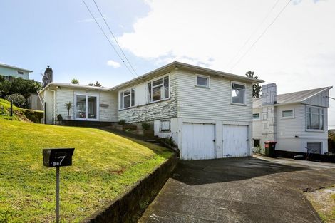 Photo of property in 7 Wiremu Place, Blagdon, New Plymouth, 4310