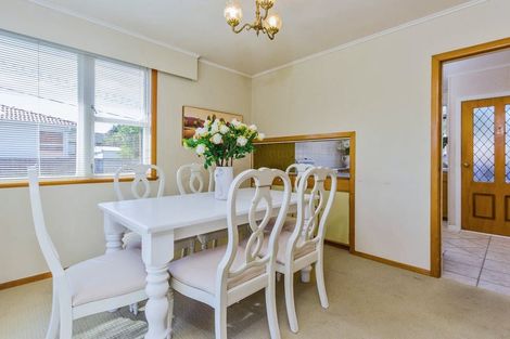 Photo of property in 18 Latham Avenue, Pakuranga, Auckland, 2010