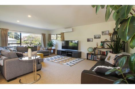 Photo of property in 1/964 Beach Road, Torbay, Auckland, 0630