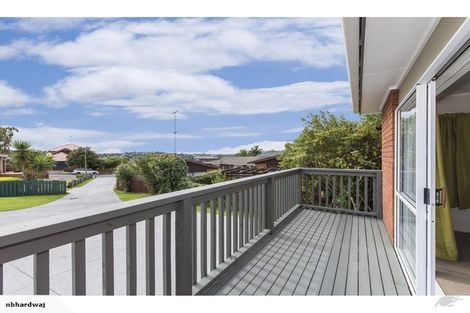 Photo of property in 1/5 Petrel Place, Massey, Auckland, 0614