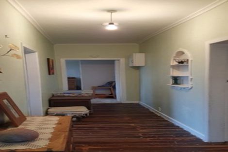 Photo of property in 28 Shakespeare Road, Bastia Hill, Whanganui, 4500