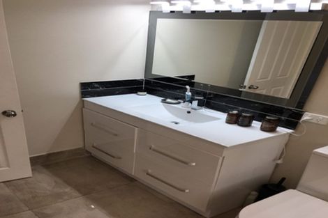 Photo of property in 15 Van Dyke Place, West Harbour, Auckland, 0618