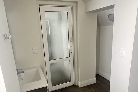 Photo of property in Fountain Court, 8/48 Oriental Parade, Oriental Bay, Wellington, 6011