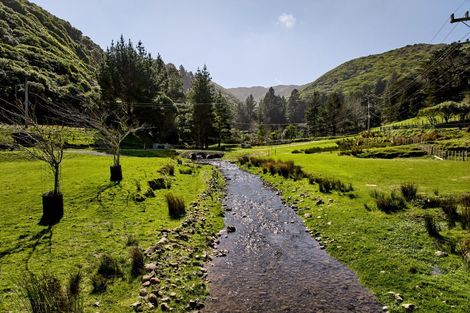 Photo of property in 850a Paekakariki Hill Road, Paekakariki Hill, Porirua, 5381