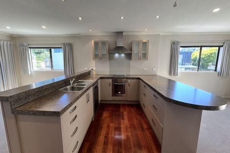 Photo of property in Te Kakariki Apartments, 1/1 Wellington Road, Paekakariki, 5034