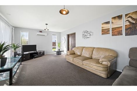 Photo of property in 2/59 Winters Road, Redwood, Christchurch, 8051