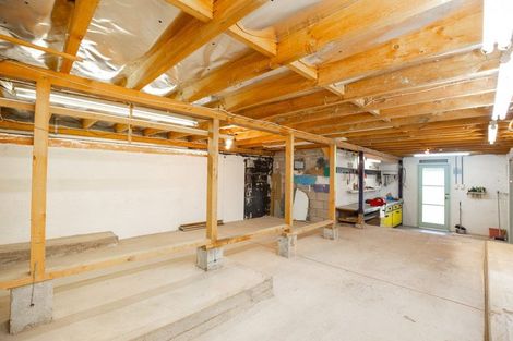 Photo of property in 5 Clearwater Cove, West Harbour, Auckland, 0618