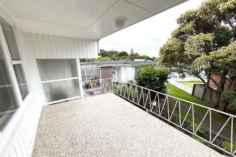 Photo of property in 3/19 Mount Carmel Place, Meadowbank, Auckland, 1072