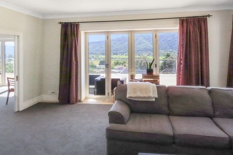 Photo of property in 8 Mccarthy Grove, Clouston Park, Upper Hutt, 5018