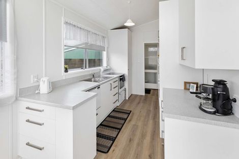 Photo of property in 32 Clifton Drive, Waitara, 4320