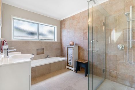 Photo of property in 21 Riverside Place, Katikati, 3129