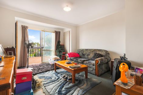Photo of property in 24 Bundena Place, Clendon Park, Auckland, 2103